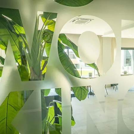 Contemporary 3-bedroom In Oasis 325 アパート *